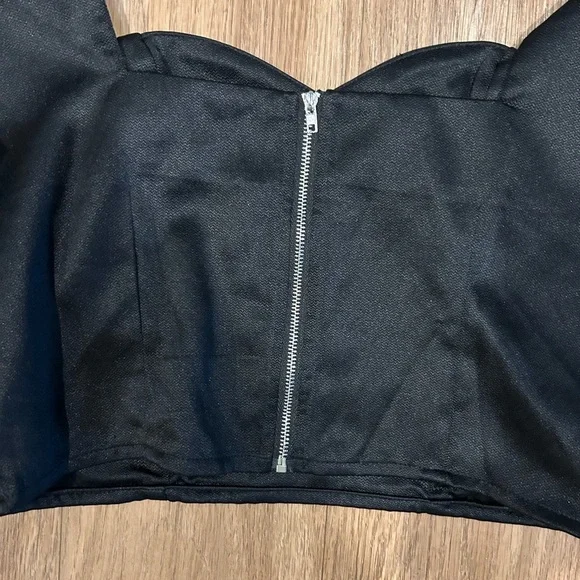 Nasty Gal Puffy Sleeve Crop Top - Picture 6 of 6